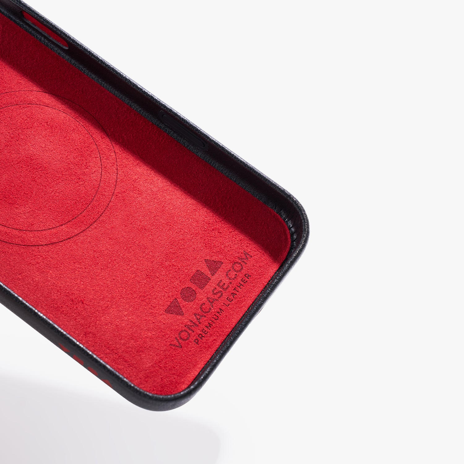 iPhone 17 Pro Max MagSafe Leather Case